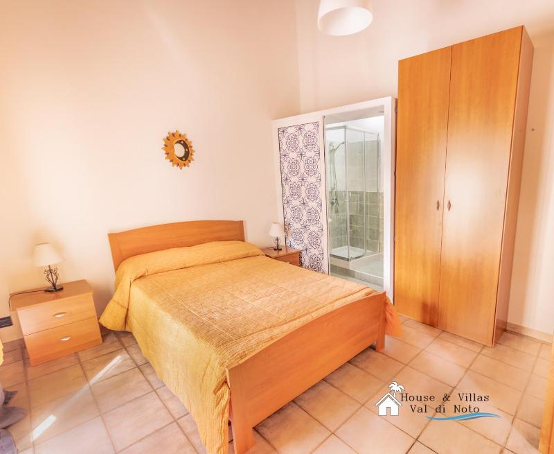 Standard Double Room image 2