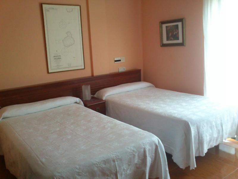 Double or Twin Room image 4