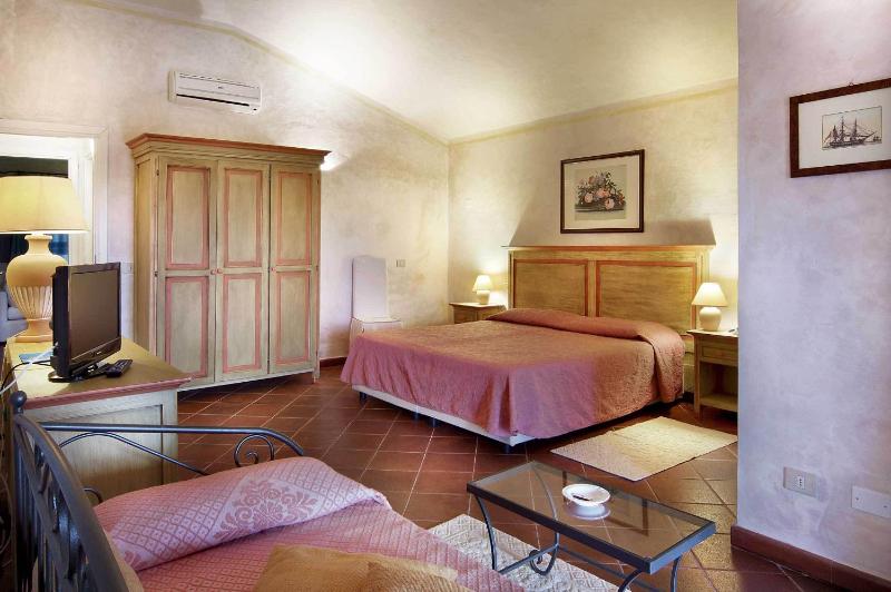Triple Room image 4