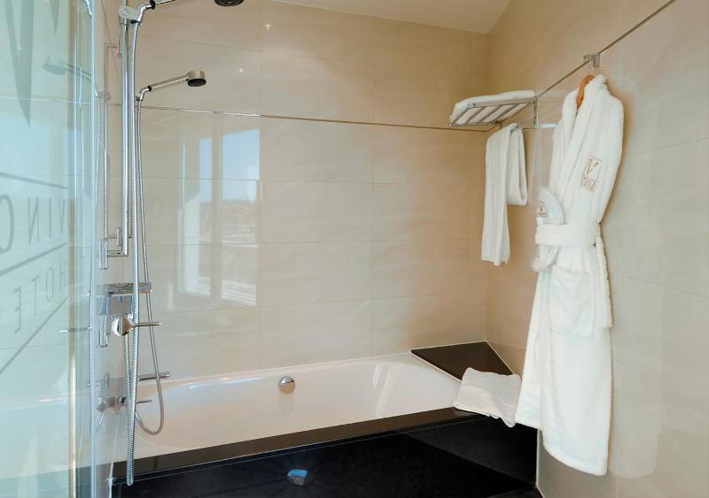 Superior Double Room image 4