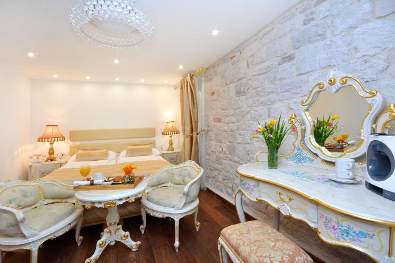 Standard Double Room image 2