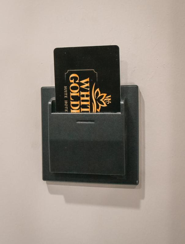 Deluxe Suite with Balcony and City VIew image 4