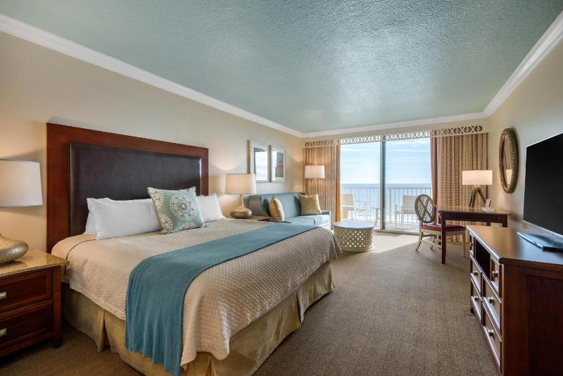 Deluxe Ocean View Room – 1 King Bed image 1