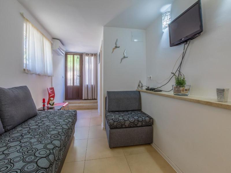 Apartments Hinic - image 5