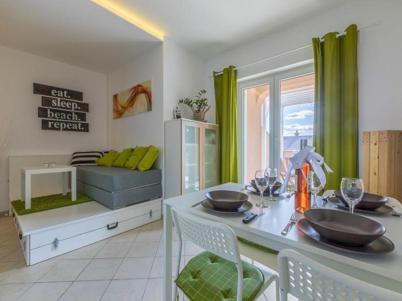 Apartment Color Green - image 9