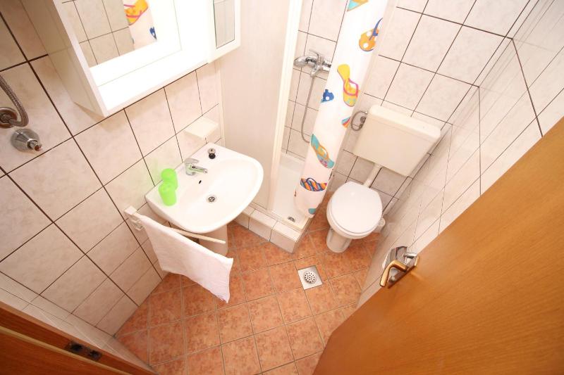 Studio Apartment image 3