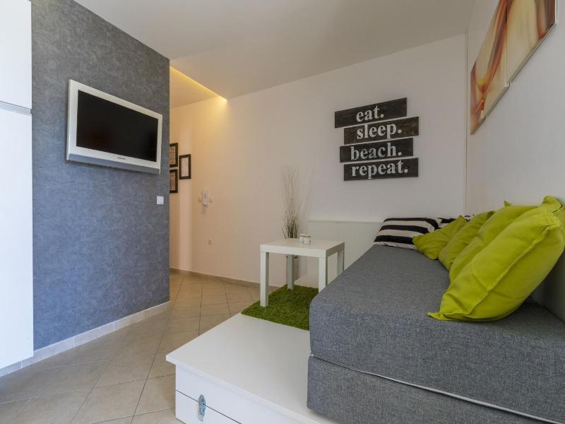 Apartment Color Green - image 19