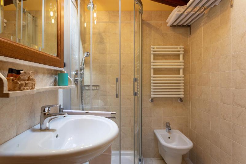 Standard Single Room image 3
