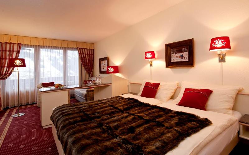 Deluxe Double or Twin Room with Mountain View image 2