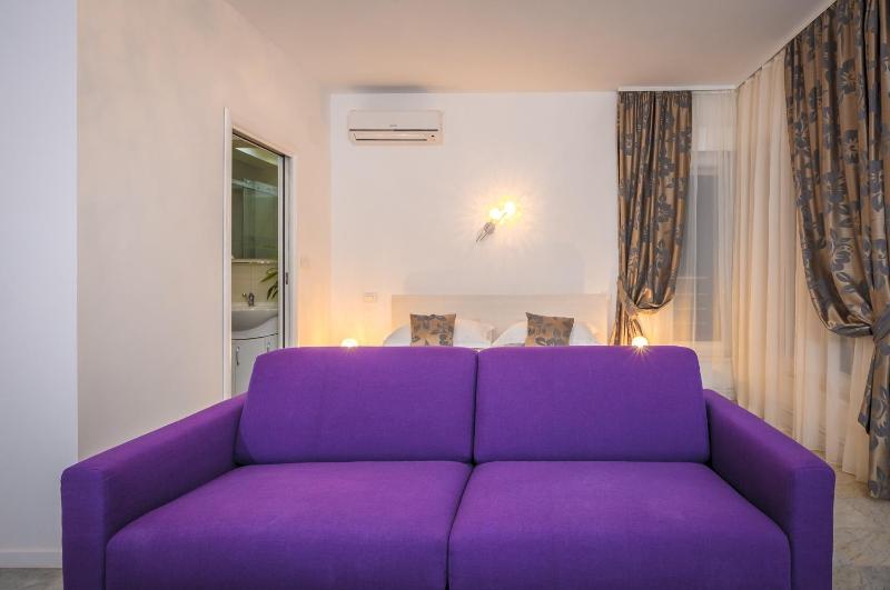 Double Room with Balcony and Sea View - Second Floor image 3
