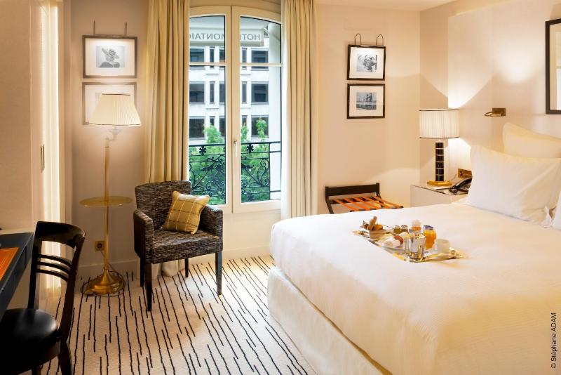 Junior Suite with City View image 2