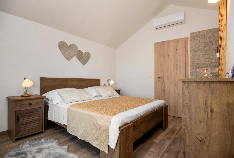 Apartment Cesarica - image 18