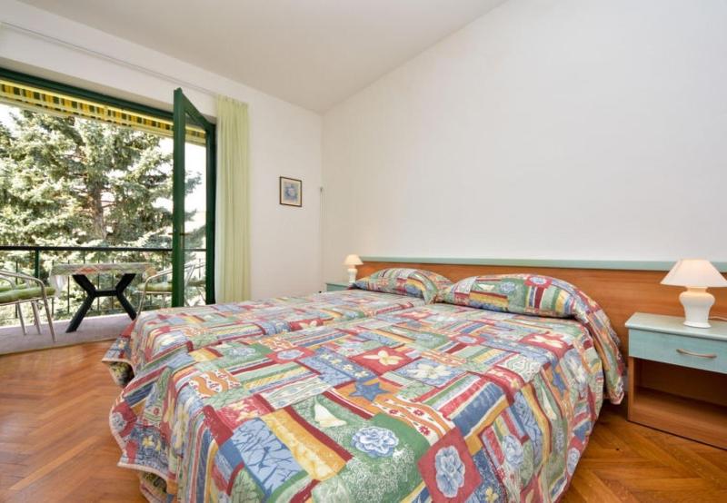 Apartment 22 image 2