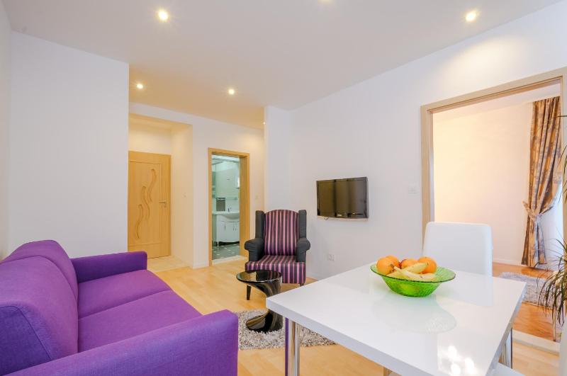 Studio with Balcony and Sea View image 1