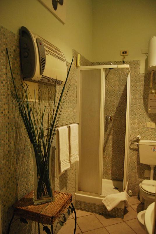 Double or Twin Room with Private External Bathroom image 2