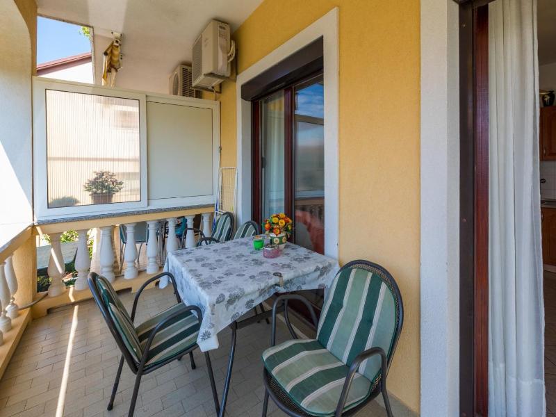 Apartment Nevelina - image 9