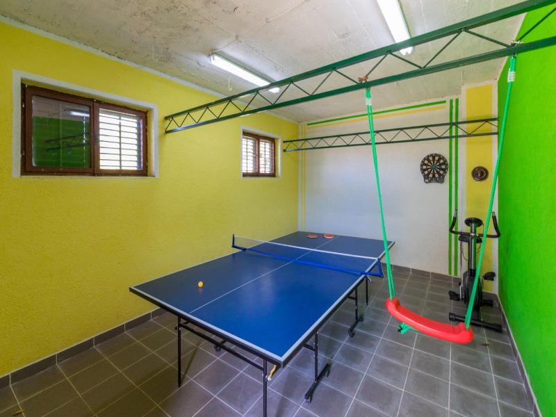 Three-Bedroom Holiday Home  image 4