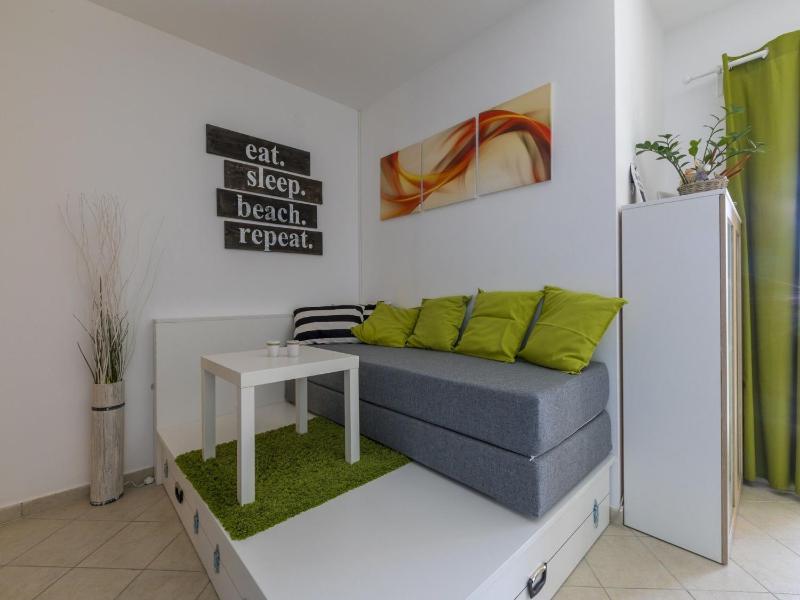 Apartment Color Green - image 16