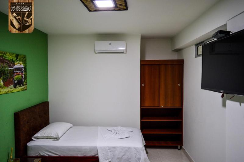 Single Room image 1