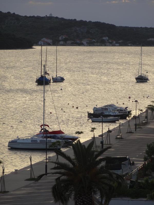 One-Bedroom Apartment with Balcony and Sea View image 3