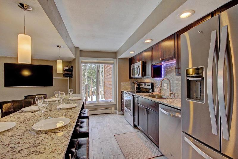 Peak 8 Village E35 Condo - image 20