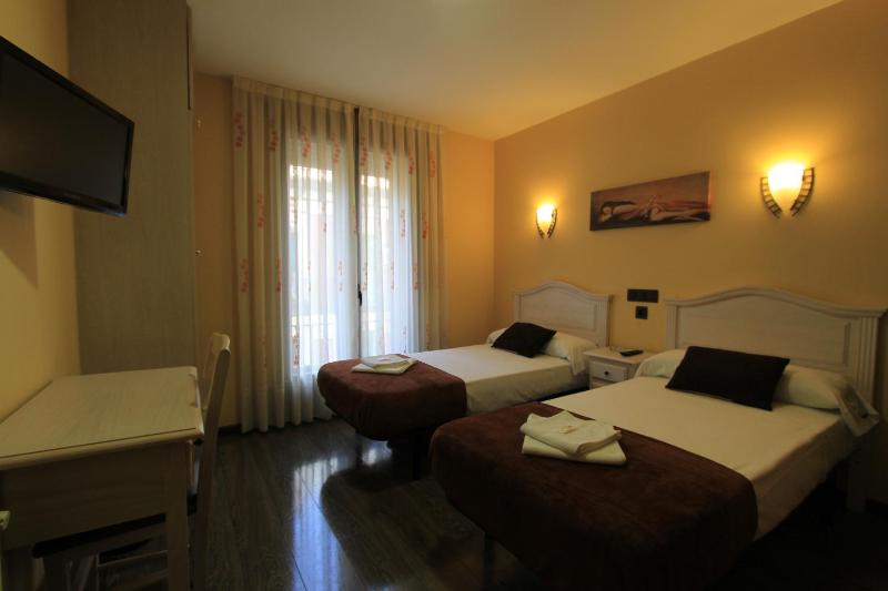 Hostal Regio - image 10