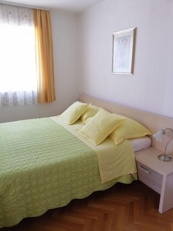 One-Bedroom Apartment image 4