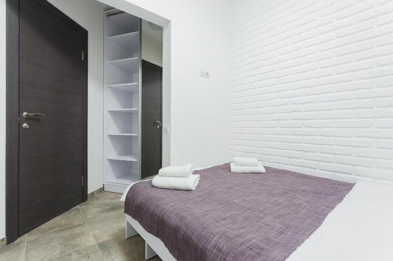 Budget Double Room without Window image 2