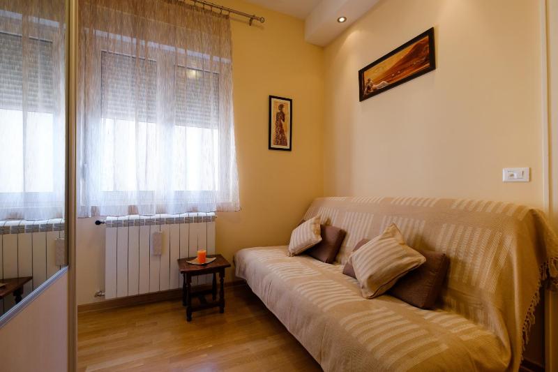 One-Bedroom Apartment image 4
