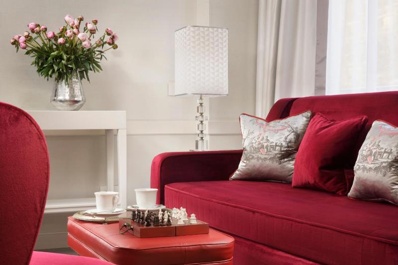 Premium Suite with Jacuzzi image 2