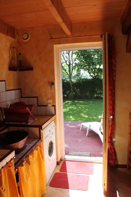 Gite au calme avec terrasse et parking prive - image 40