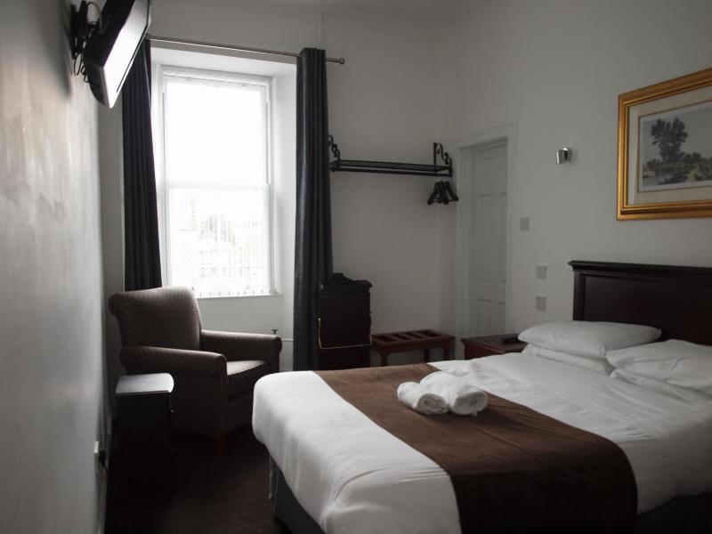 Double Room image 2