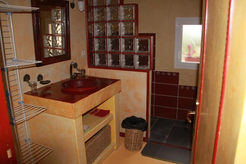 Two-Bedroom House image 4
