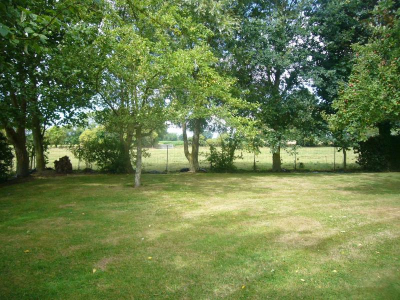 Gite au calme avec terrasse et parking prive - image 28
