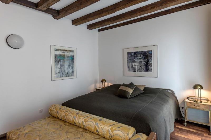 Double Room image 2