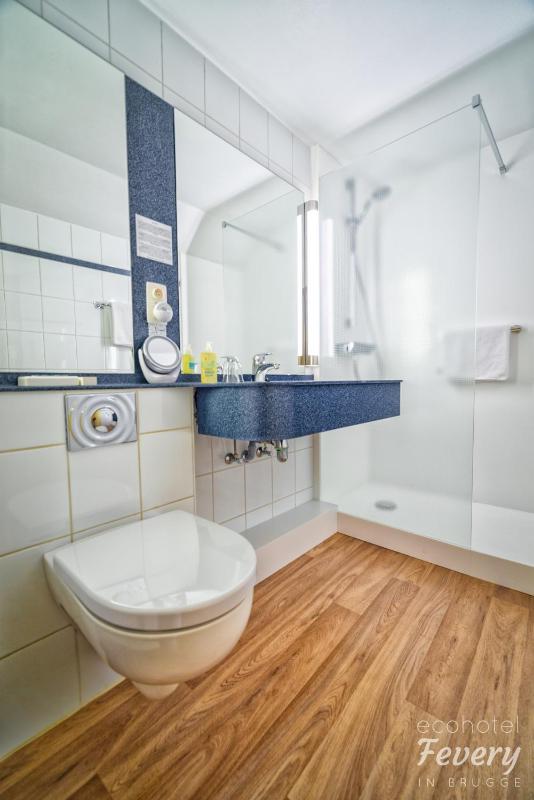 Standard Double Room with Balcony image 4