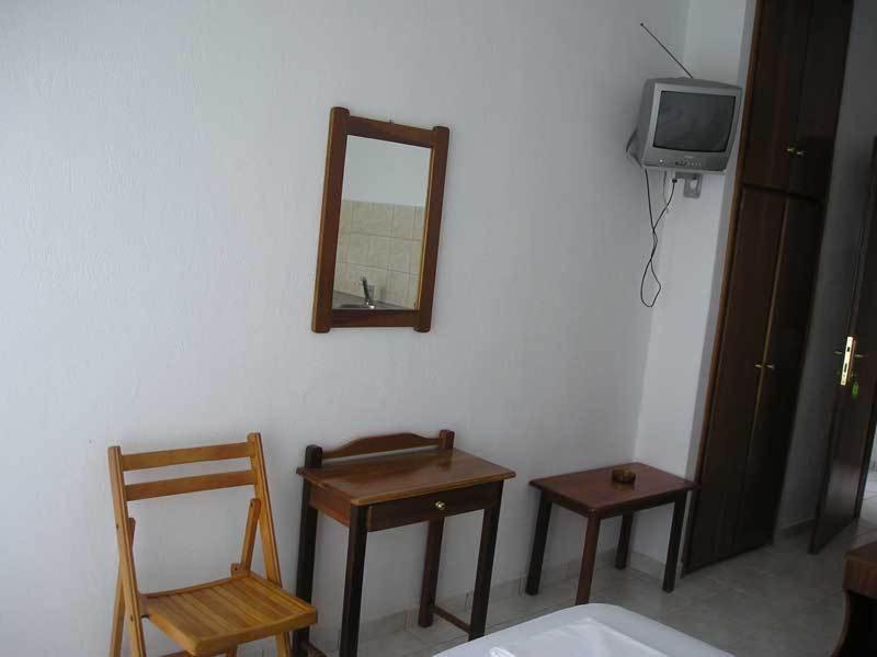 Studio (3 Adults) image 2