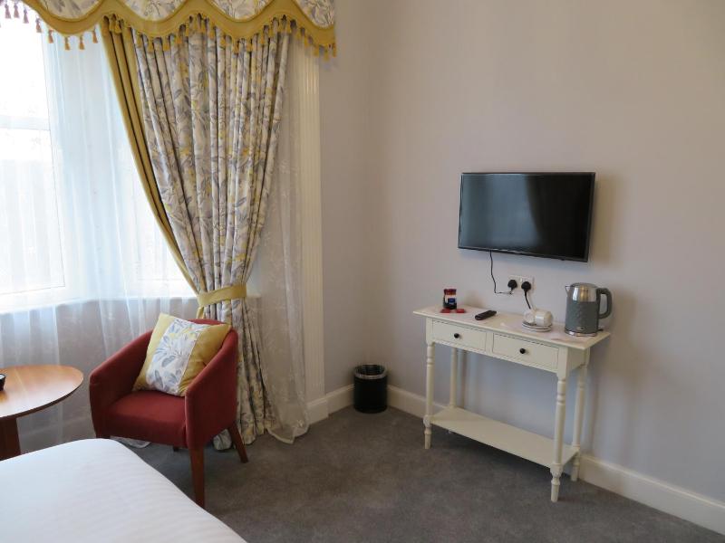 Deluxe King Room image 4