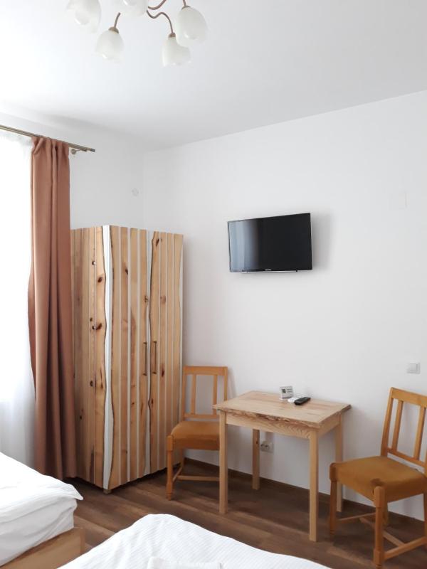 Double or Twin Room image 2