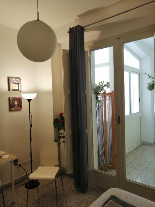 Standard Double Room with Shared Bathroom image 4