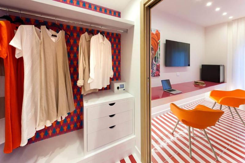 Double or Twin Room image 3