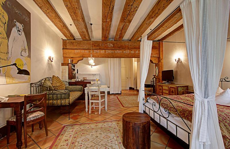 Apartment image 3