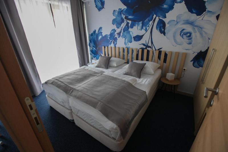 Standard Apartment image 2