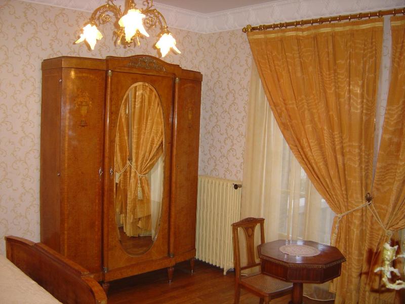 Double Room image 3