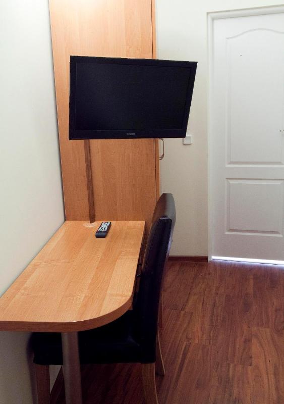 Economy Double Room image 2
