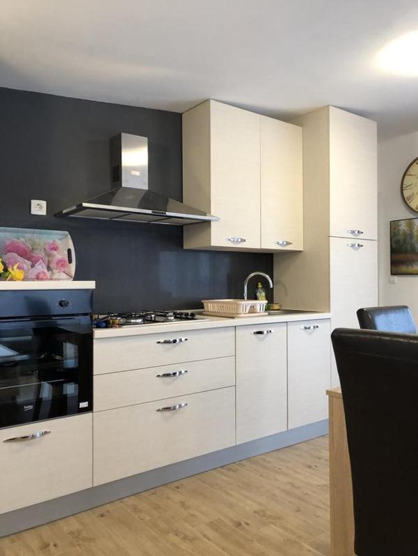 One-Bedroom Apartment with Terrace and Sea View image 1