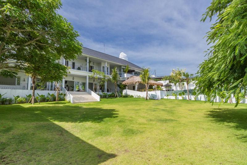 Villa Kusuma - Luxury Sea View 5 Bedroom Villa Close to Savaya - image 3