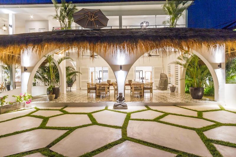 Villa Kusuma - Luxury Sea View 5 Bedroom Villa Close to Savaya - image 7