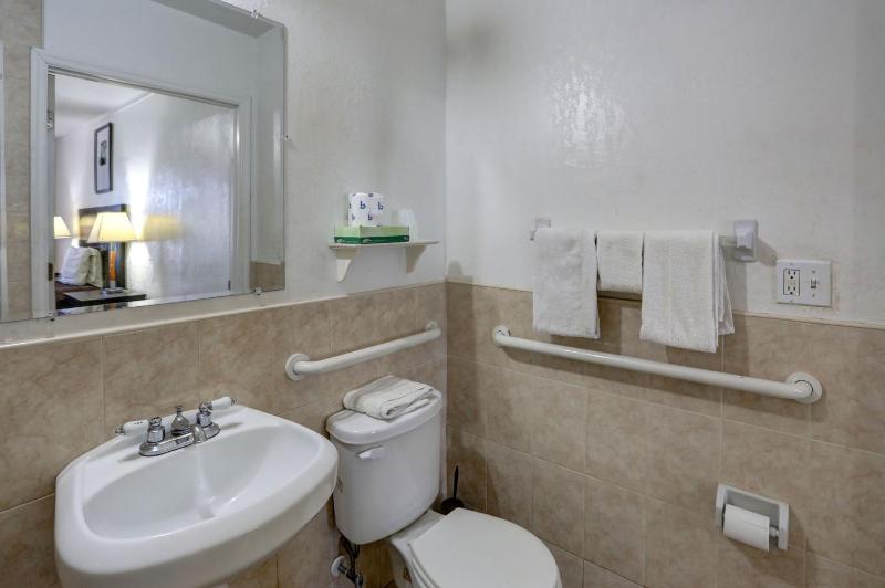 Richard's Hotel - image 34