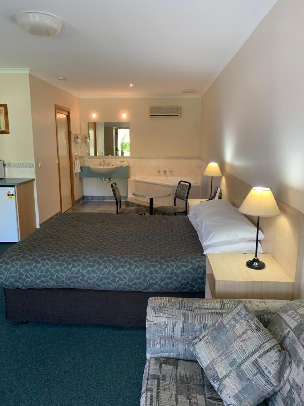 Arthur Phillip Motor Inn - image 15